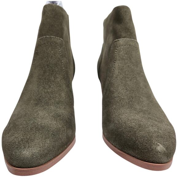 Violet &‎ Red Olive Cupid Bootie Stacked Block Heel 6 NWT - Picture 3 of 12